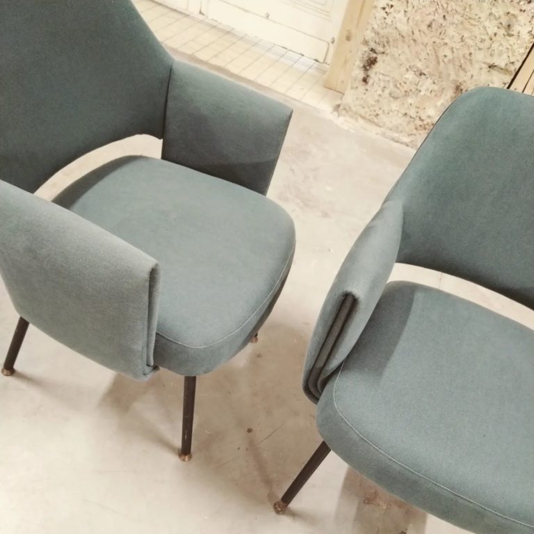 Paire de chaises Deauville design Pierre Gaultier Delaye – Edition de 1973 par Airborn Rénovation garniture et couverture tissu avec une Lin ROMO